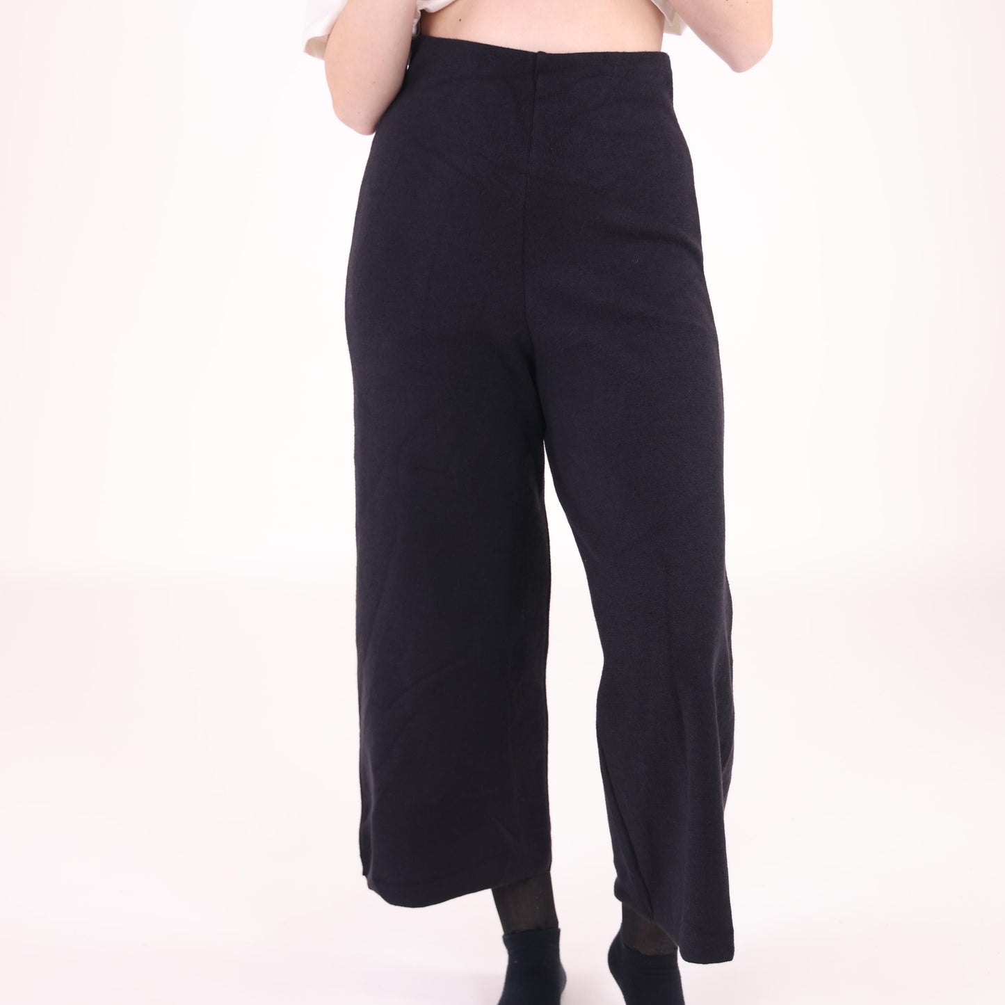 Black Wide-Leg Cropped Trousers