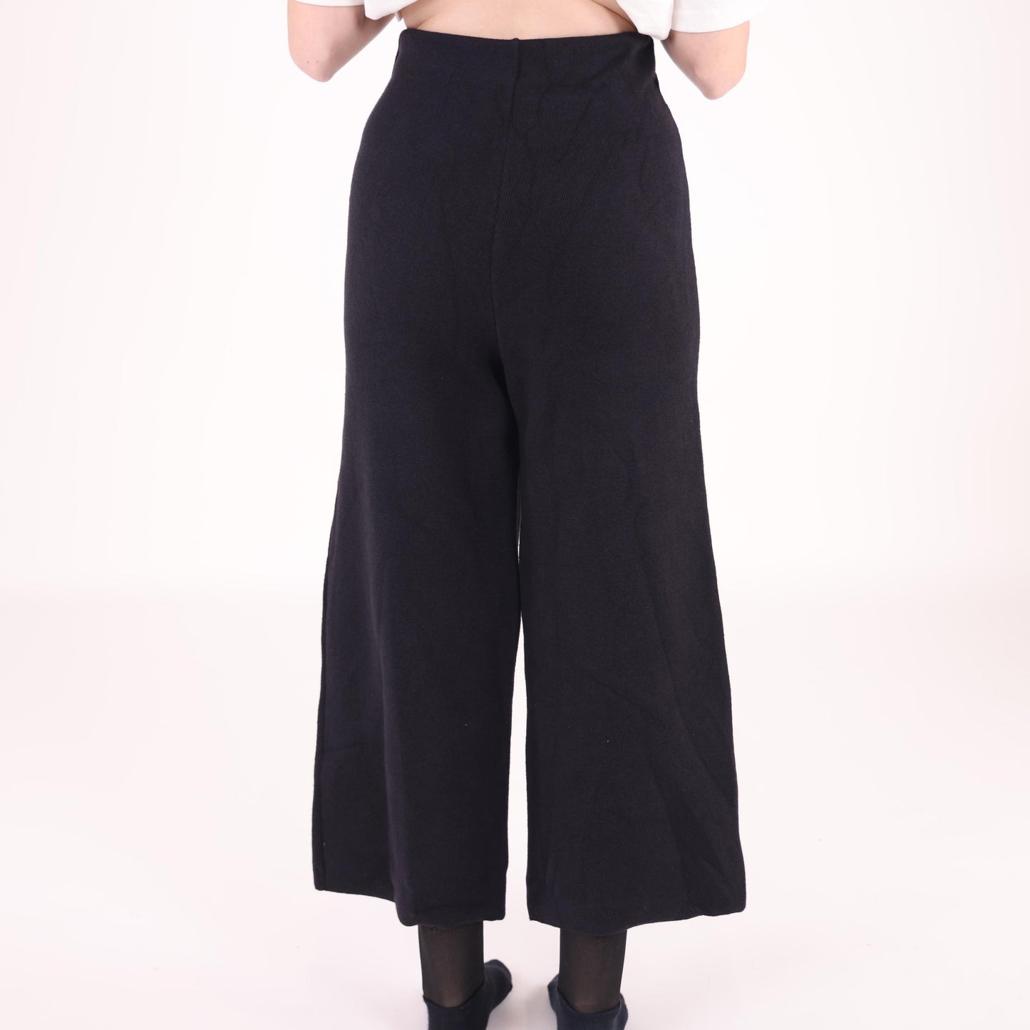 Black Wide-Leg Cropped Trousers